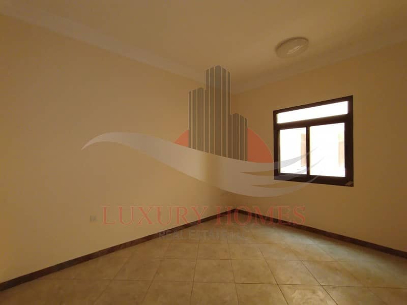 Highly Opulent Majestic look with Perfect finishes Highly Opulent Majestic look with Perfect finishes