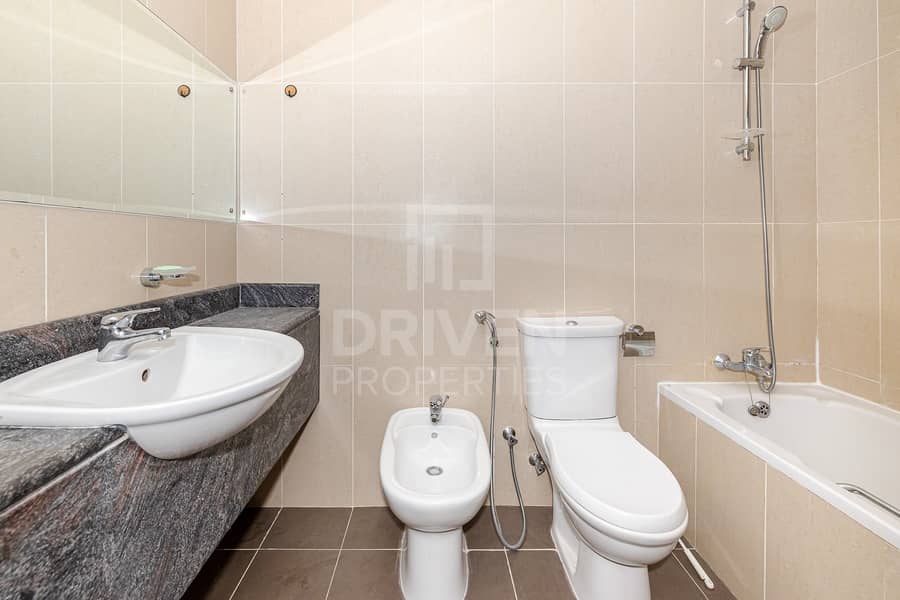 6 High Floor Apt w/ Lake View in Cluster Y