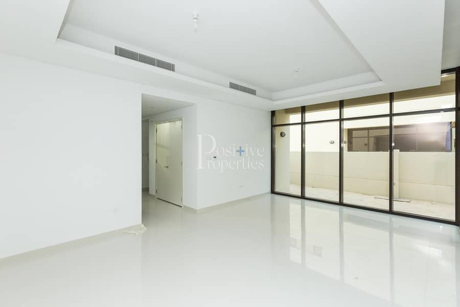 GREAT LOCATION - LANDSCAPED GARDEN - CORNER UNIT GREAT LOCATION - LANDSCAPED GARDEN - CORNER UNIT