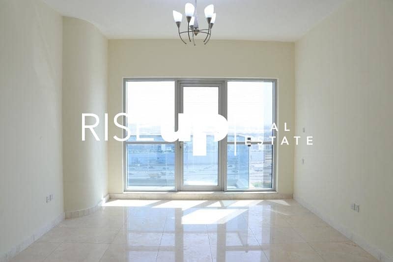 Balcony | Spacious Studio | 4 Cheques Balcony | Spacious Studio | 4 Cheques
