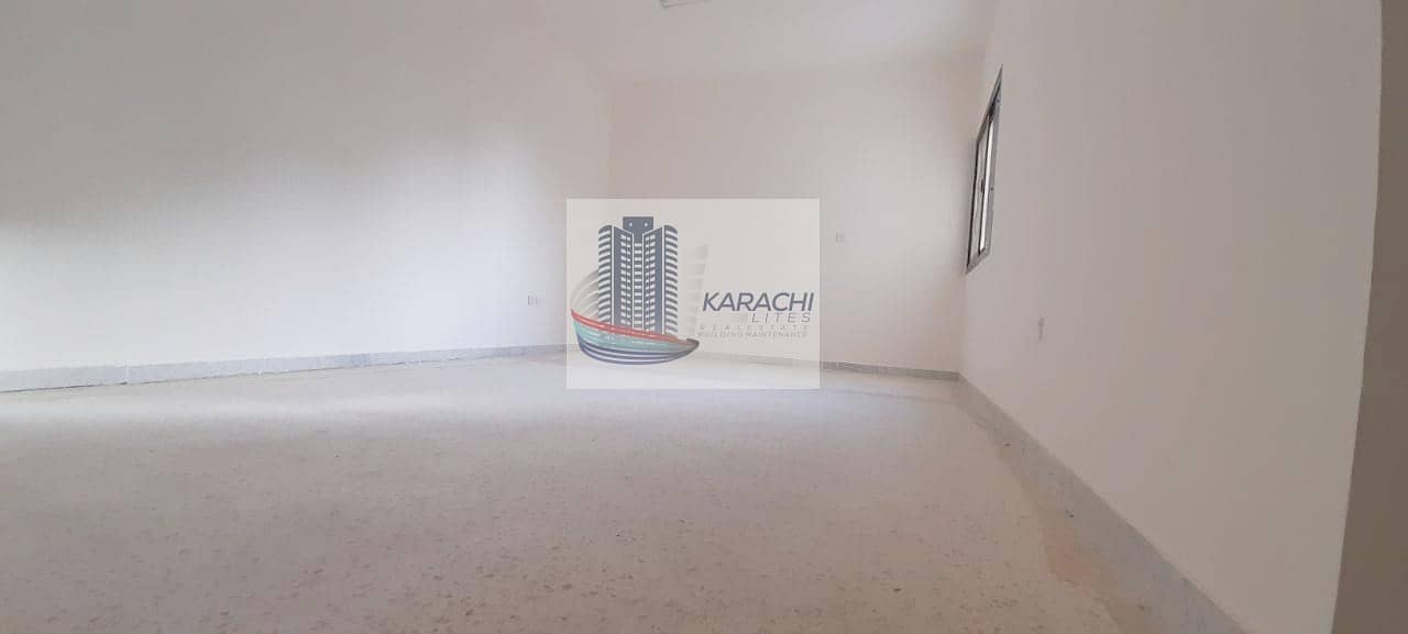 SPACIOUS APARTMENT WITH 3 BIG BEDROOMS IN MUROOR! SECURITY DEPOSIT OF ONLY 1