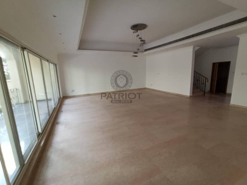 8 EXCELLENT WELL MAINTAINED 5BR VILLA IN JUMEIRAH