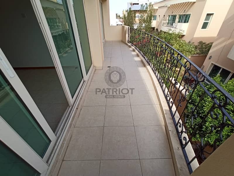 24 EXCELLENT WELL MAINTAINED 5BR VILLA IN JUMEIRAH