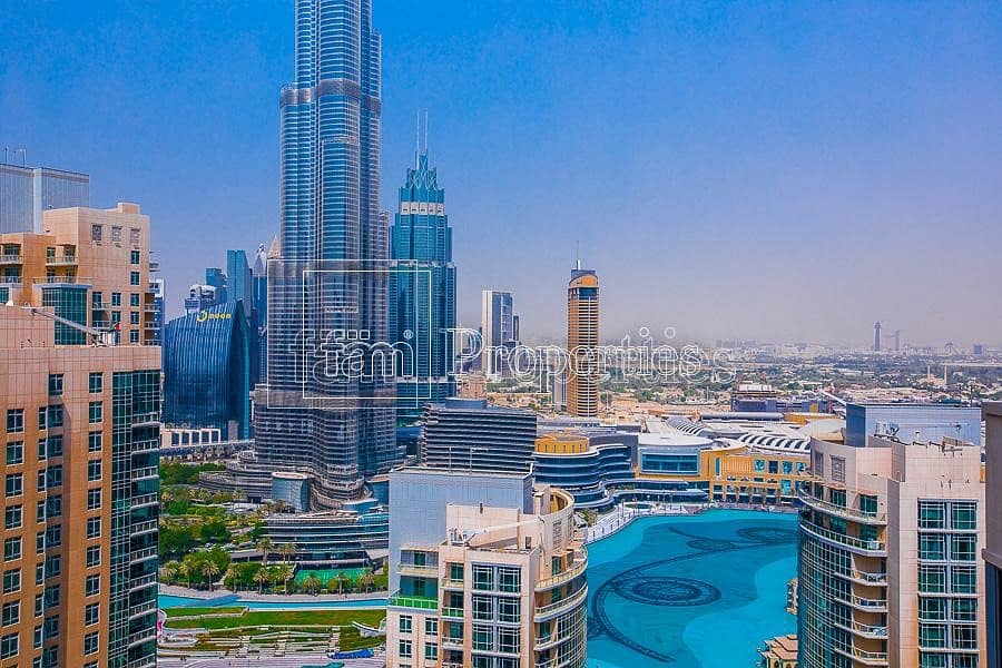 Huge Corner Fountain Burj Khalifa View on High Floor