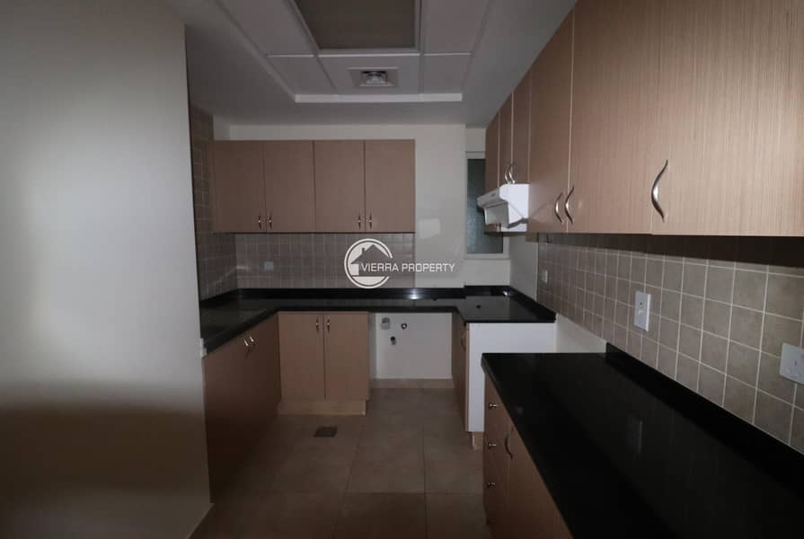 5 Large Unit With Closed Kitchen & Balcony