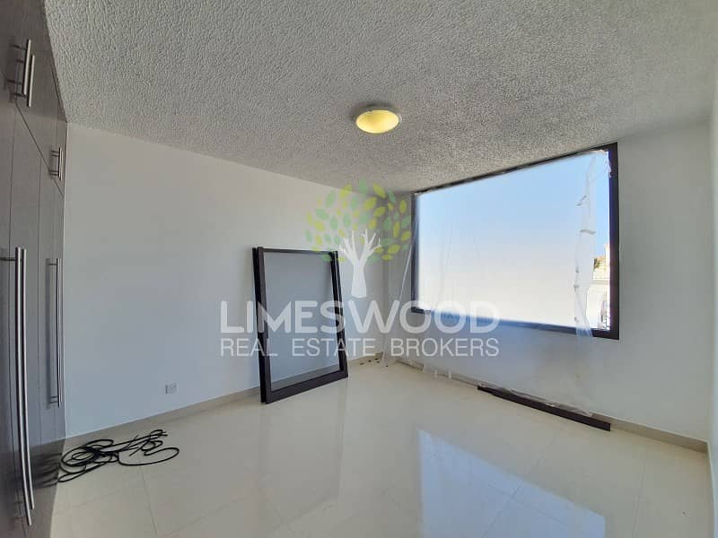 17 Renovated 3 BR Maids | Pool View | Communal Garden