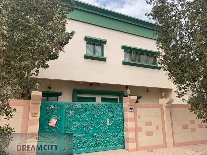 For rent a villa in the Rawda area, second piece of the neighboring street, close to all services, corner of two streets, a large area
