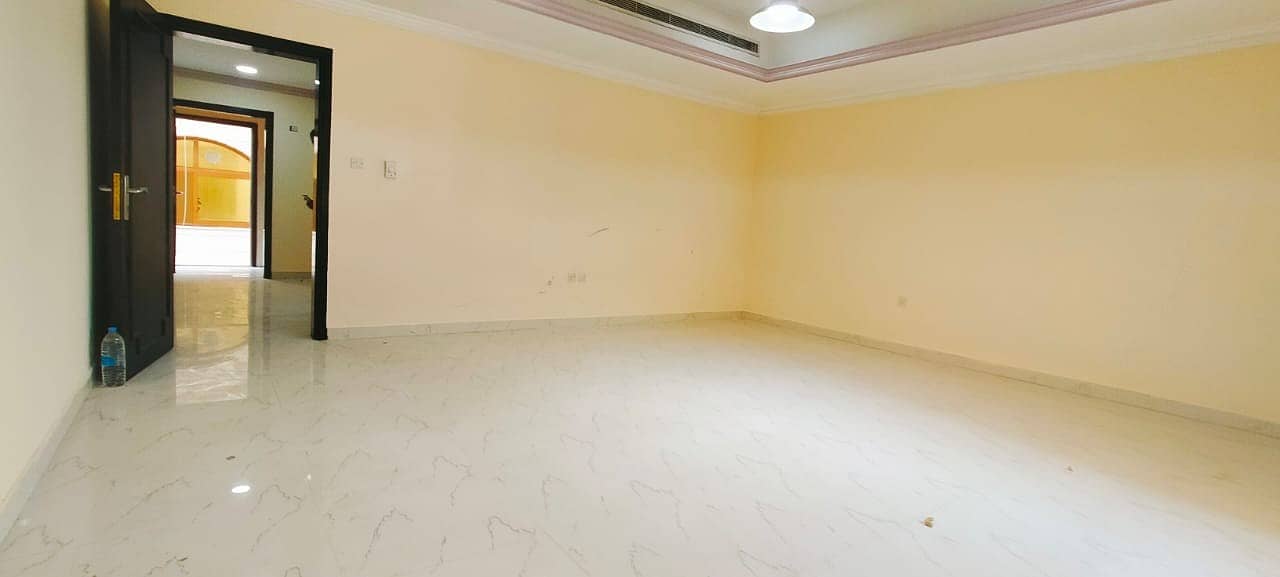 A special offer for apartment in a new villa and it will be the first to live in his house here in the Bien Aljesreen city (Al Maqtaa area)