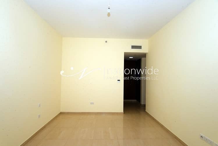 9 A Spacious Unit w/ Balcony Near Shopping Mall