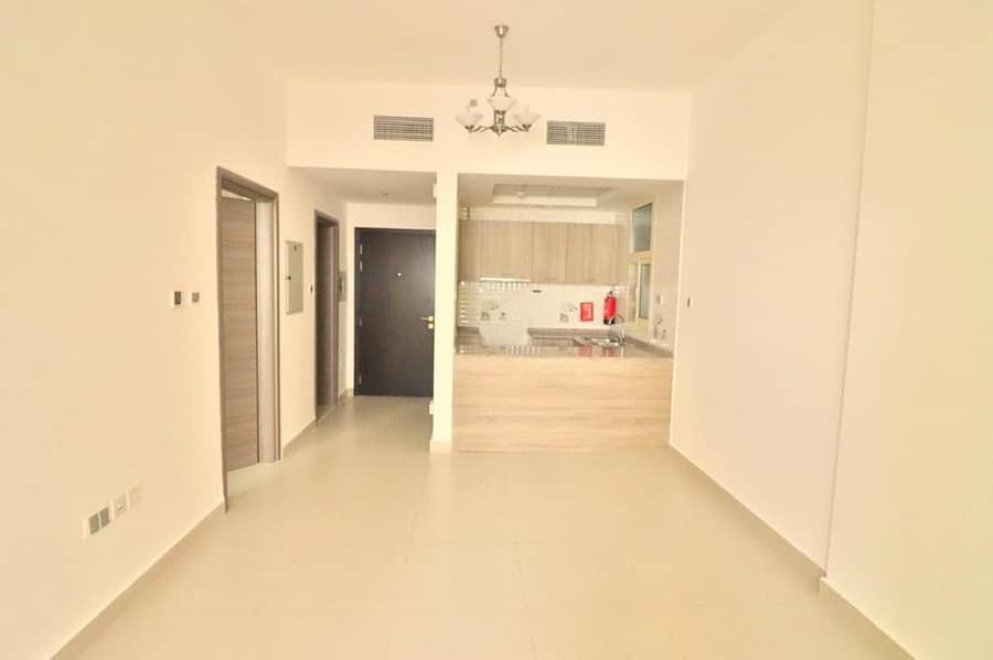 2 Next to souq extra 1-br with balcony only in 28/4 chks