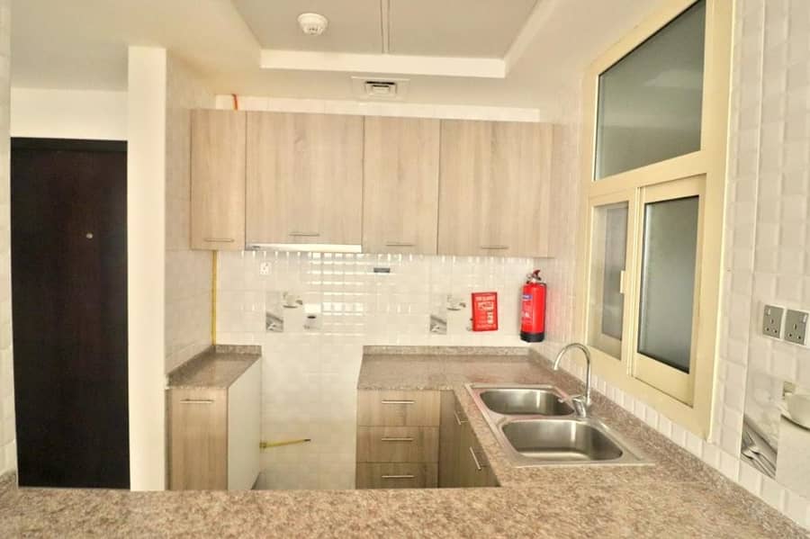 14 Next to souq extra 1-br with balcony only in 28/4 chks