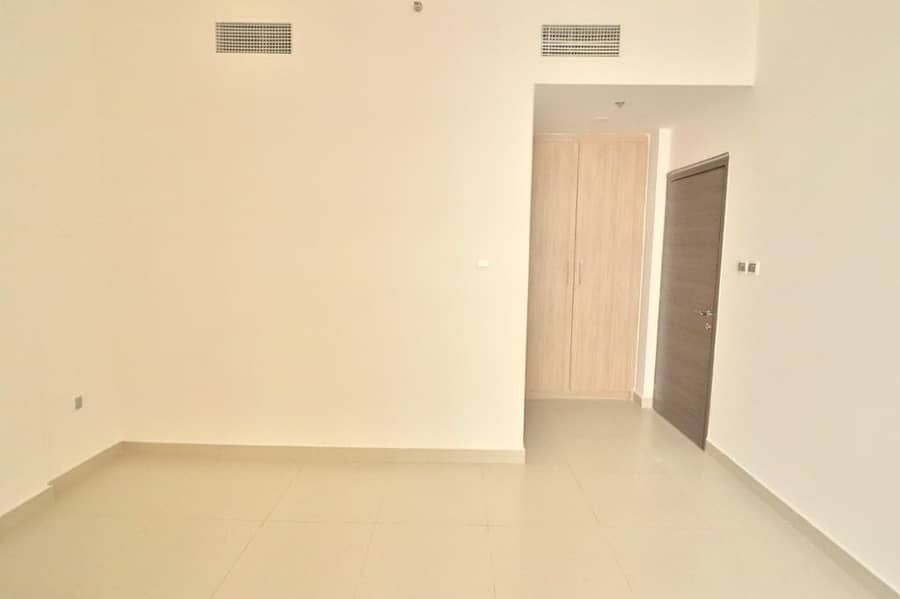 8 Next to souq extra 1-br with balcony only in 28/4 chks
