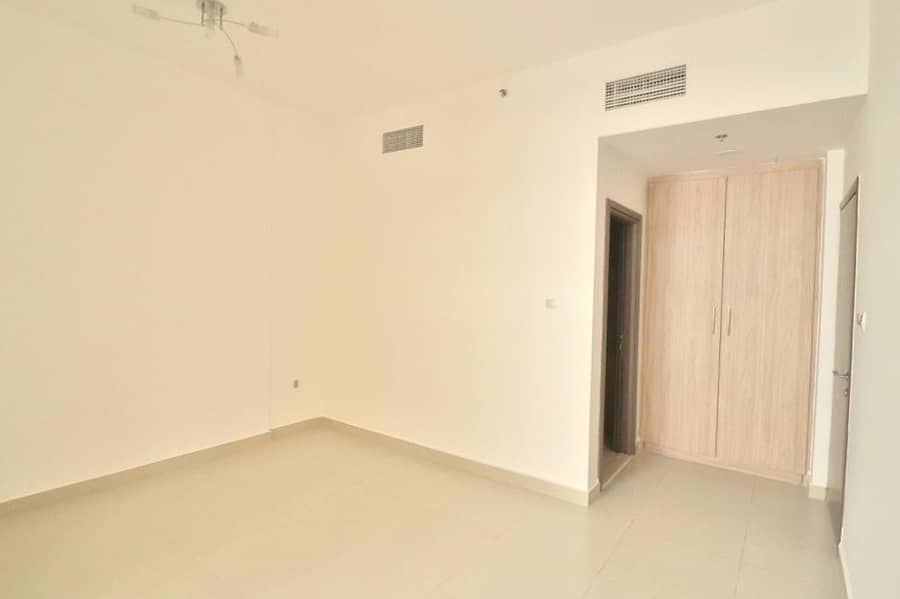 9 Next to souq extra 1-br with balcony only in 28/4 chks
