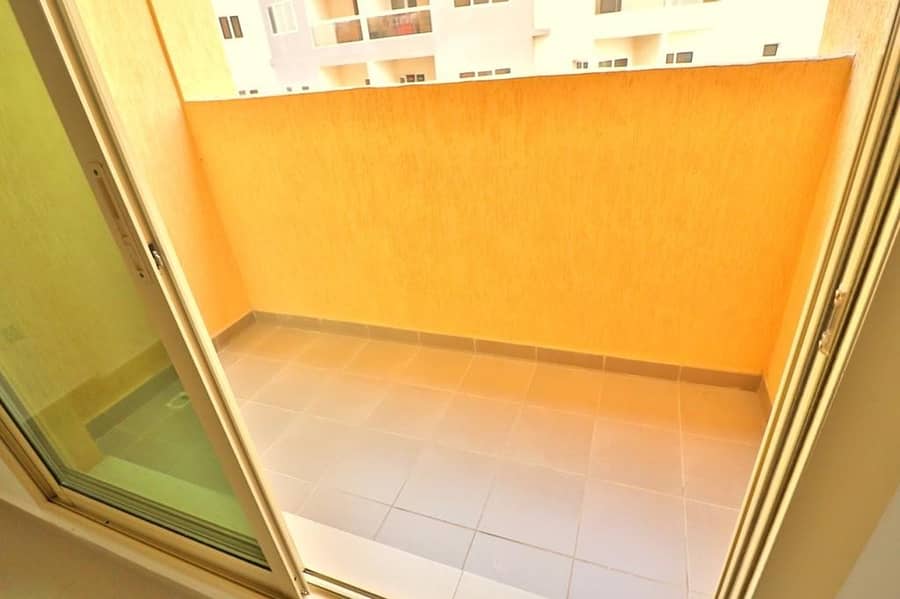 13 Next to souq extra 1-br with balcony only in 28/4 chks
