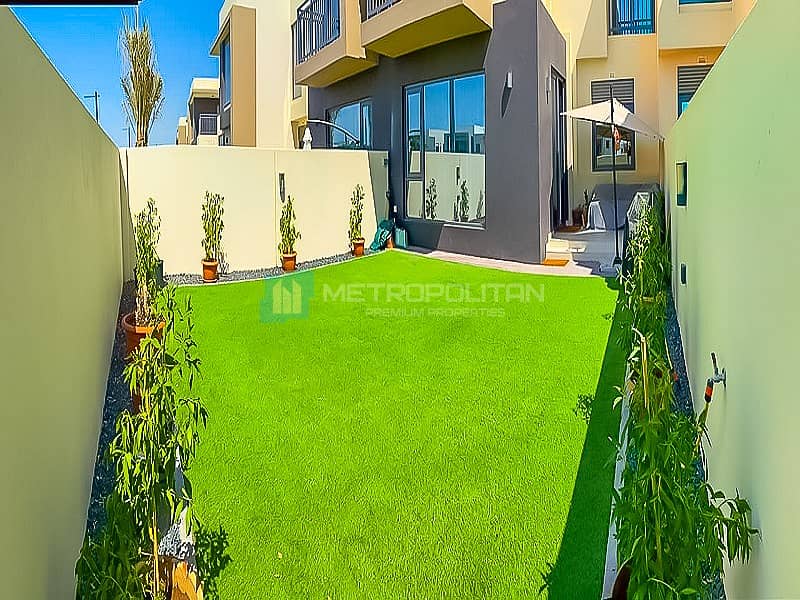 5 Wonderfully Landscaped | Single Row | 3 Bedrooms