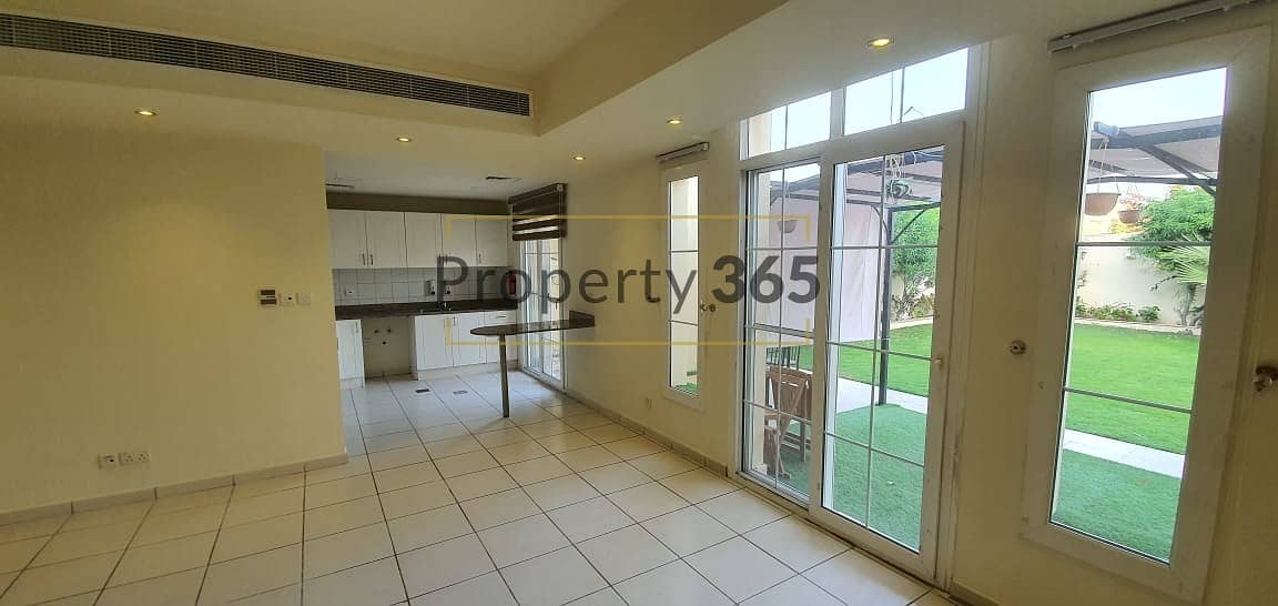 6 Spacious /3 Bedrooms  plus Study room/ Close to shops