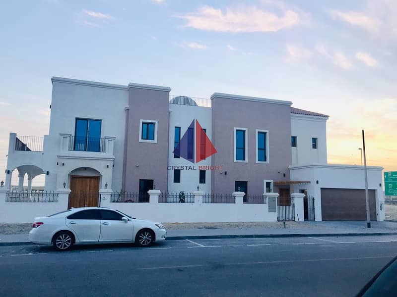 BEAUTIFUL INDEPENDENT  VILLA WITH PRIVATE POOL BRAND NEW