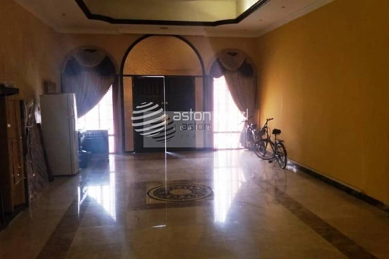 20 Big Corner Villa | Perfect Condition| 7 BR + Maids