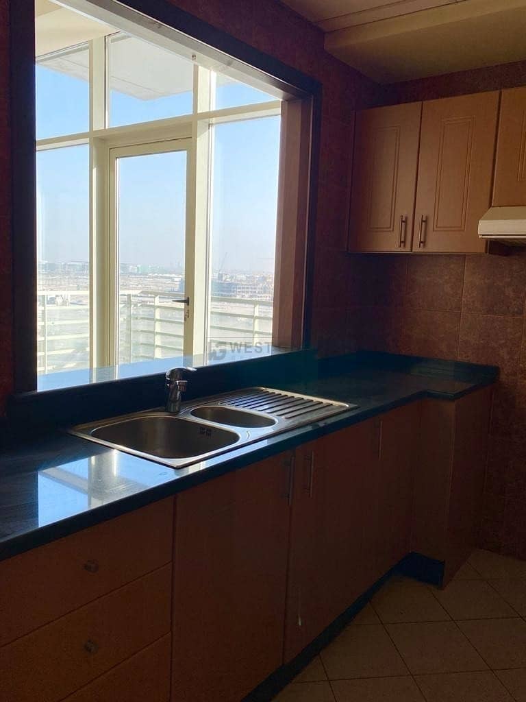 4 Astonishing Apartment & View / Canal View