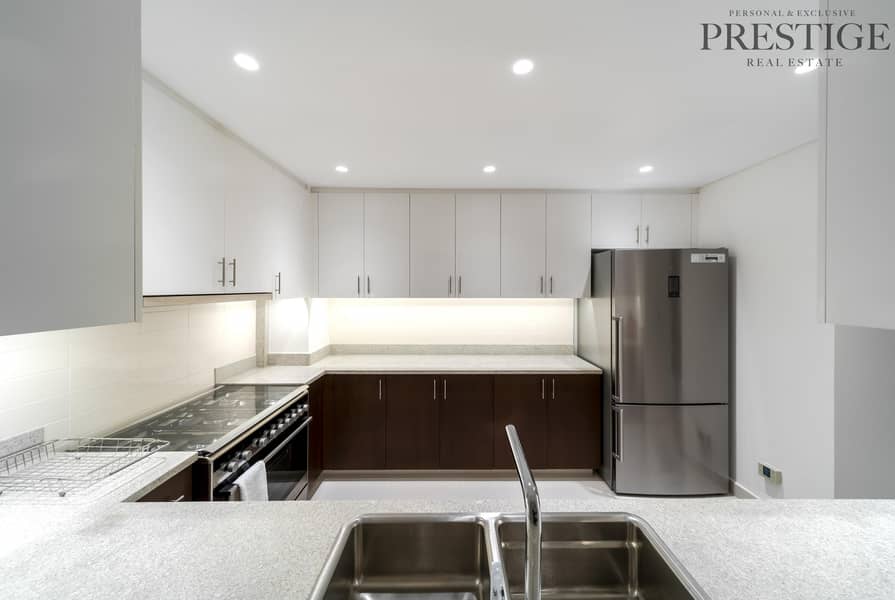 3 3 Beds | Blvd Crescent | Downtown