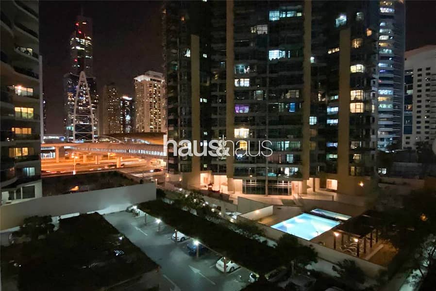 5 1 Bed | Close To Metro | Large Balcony