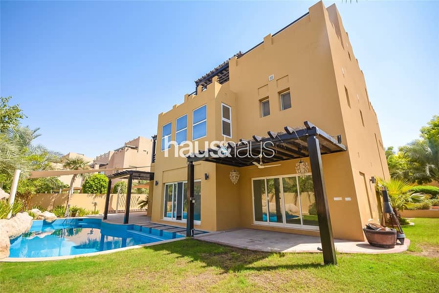 EXCLUSIVE | Upgraded | 5 Beds | Vacant