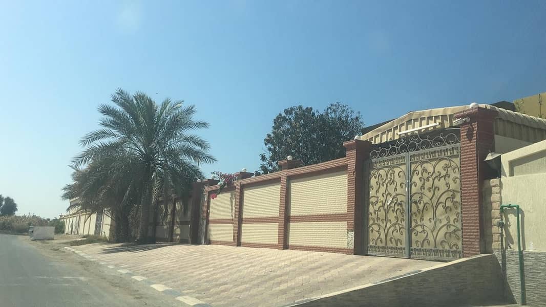 For sale villa in Ras Al Khaimah Emirate khuzam area - excellent location