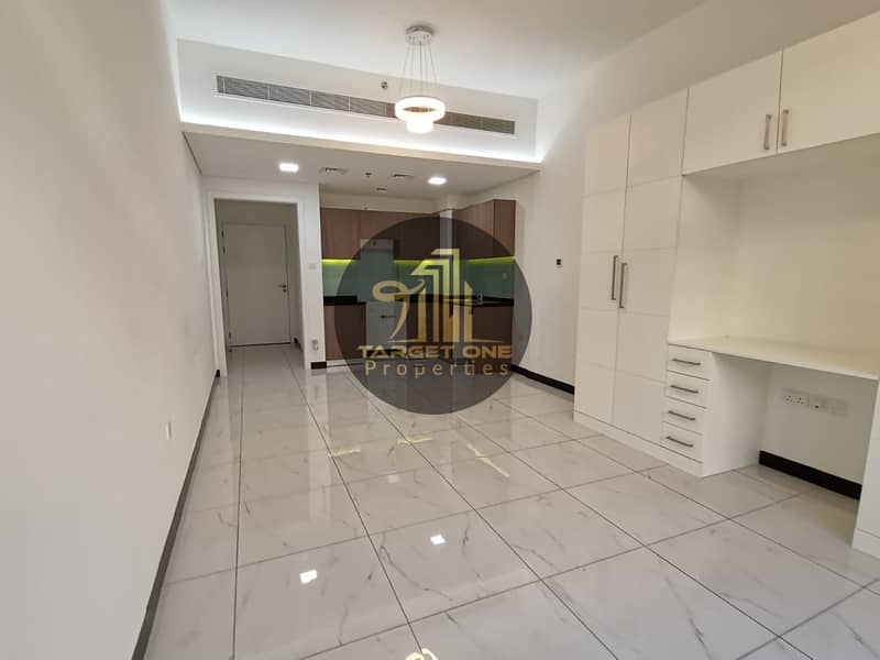 STUNNING STUDIO | WELL MAINTAINED | READY TO MOVE IN