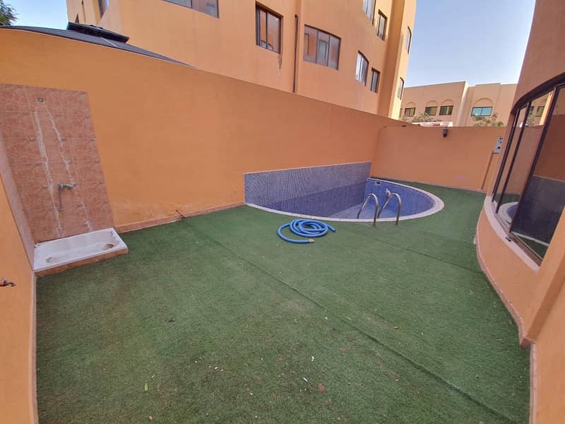 **PRIVATE POOL**ELEVATOR**MASSIVE 4 MASTER BEDROOMS-TV LOUNGE-PANTRY-BALCONY VILLA FOR JUST