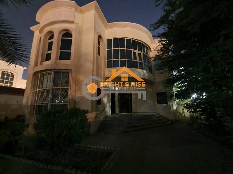 Amazing 5 MBR villa with Private Garden rent in MBZ City