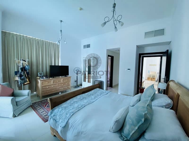 4 Spacious l Furnished 2 Bedroom l Right on Marina walk with Amazing Views