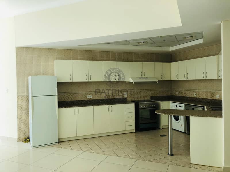 10 Spacious l Furnished 2 Bedroom l Right on Marina walk with Amazing Views