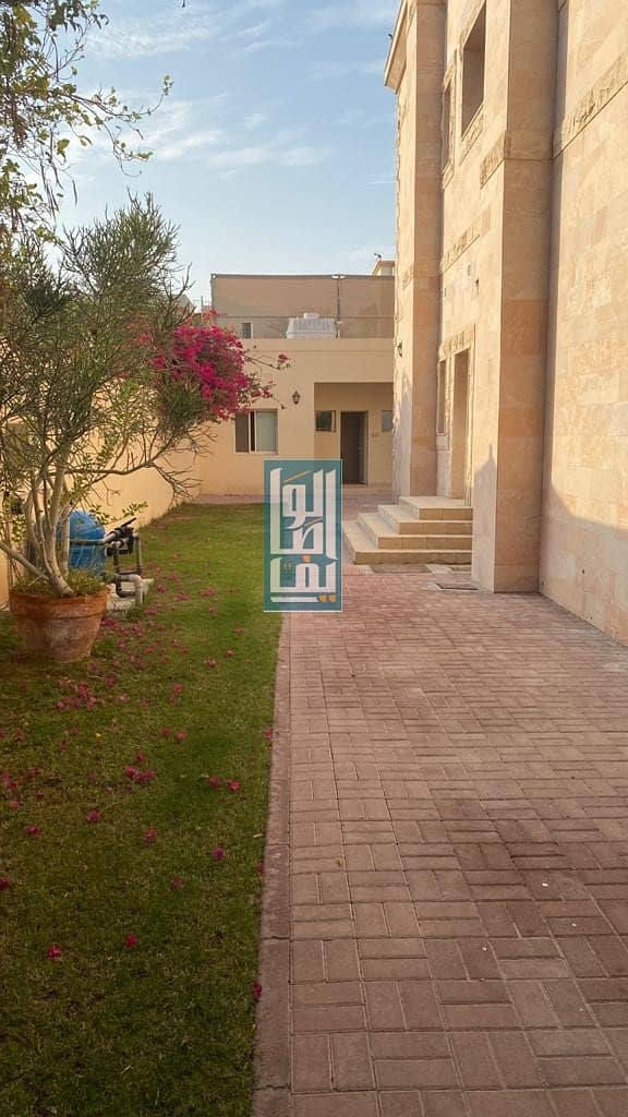Specious 4 bedroom villa availabe for family in Al Barsha 3