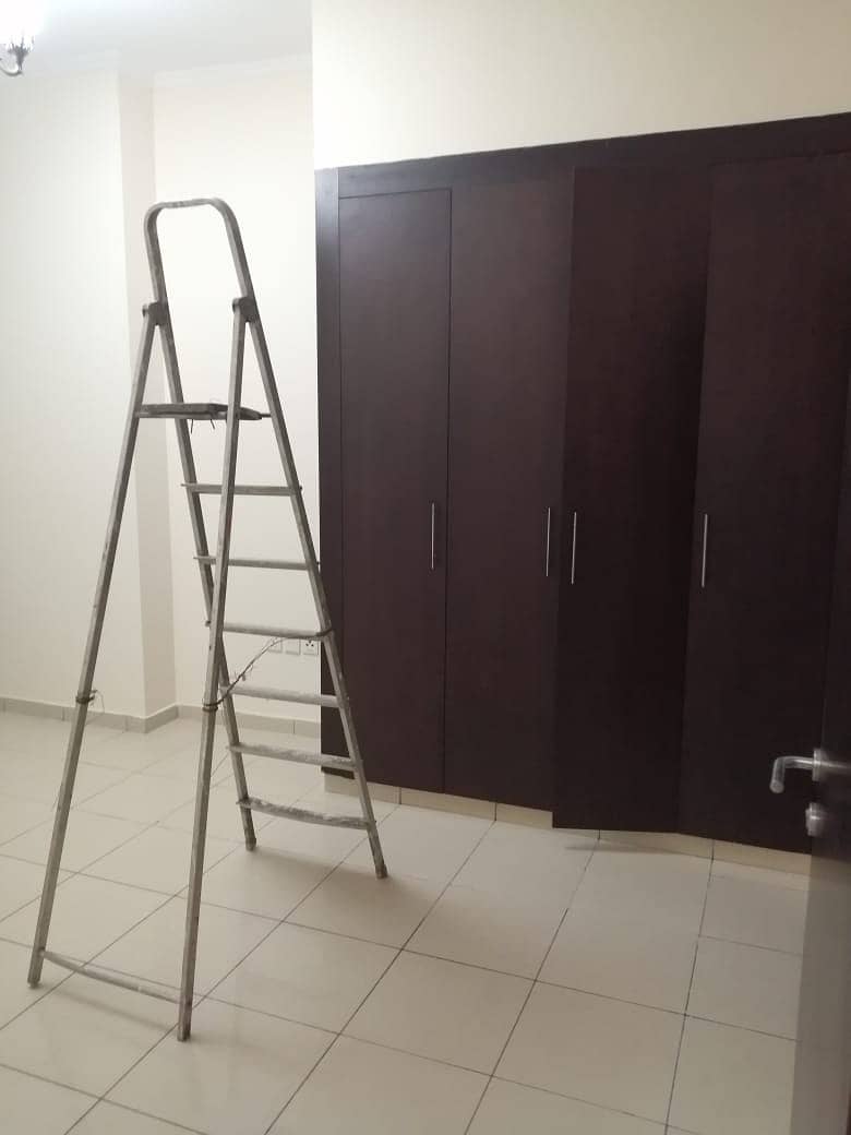 Close To Blue Mart Large 1 bedroom 2 Baths Balcony Parking  Laundry Queue Point Liwan.