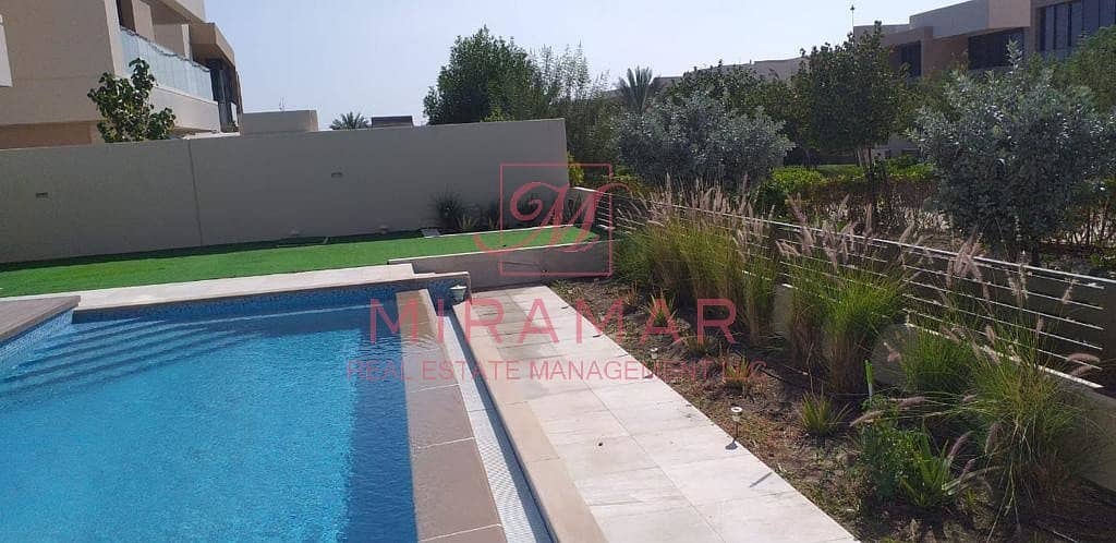 LUXURY 5B+MAIDS VILLA WITH PRIVATE POOL!!! BEAUTIFUL GARDEN VIEW!! PRIME LOCATION!