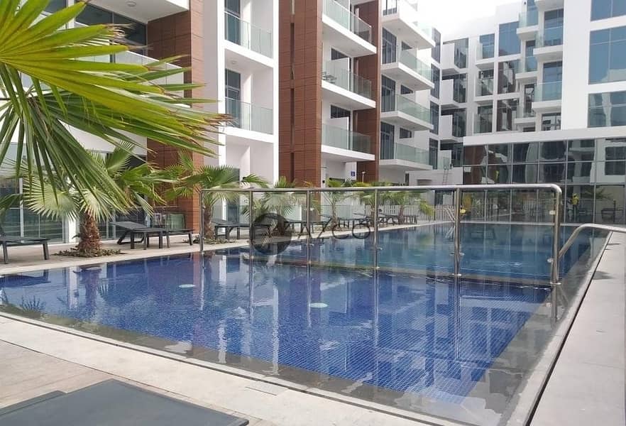 10 FULLY FURNISHED| POOL VIEW| LUXURIOUS| WITH MAID