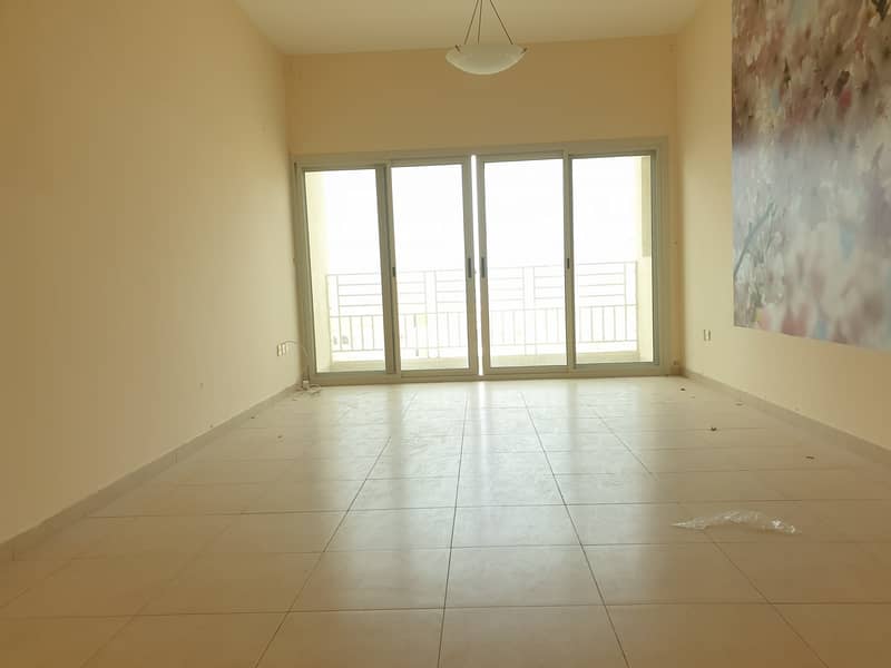 SPACIOUS 2BHK WITH OPEN SEA VIEW WITH BALCONY WARDROBES CENTRAL AC CENTRAL GAS BALCONY 1PARKING FREE