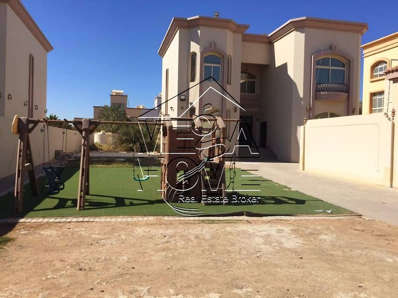 STAND ALONE 6-BED VILLA WITH DRIVER ROOM AND KITCHEN OUTSIDE