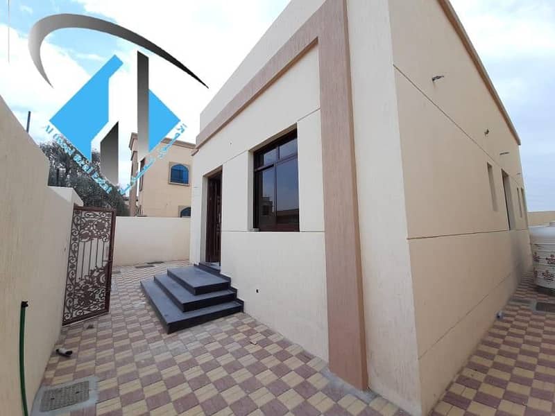 Villa for sale in Ajman, Helio area, ground floor near the street, with the possibility of bank financing