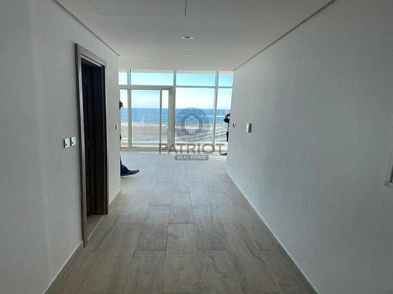 3 Sea View | Straight Layout | With Balcony & White Goods