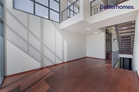 Contemporary| Vacant| Facing a Park | Easy viewing