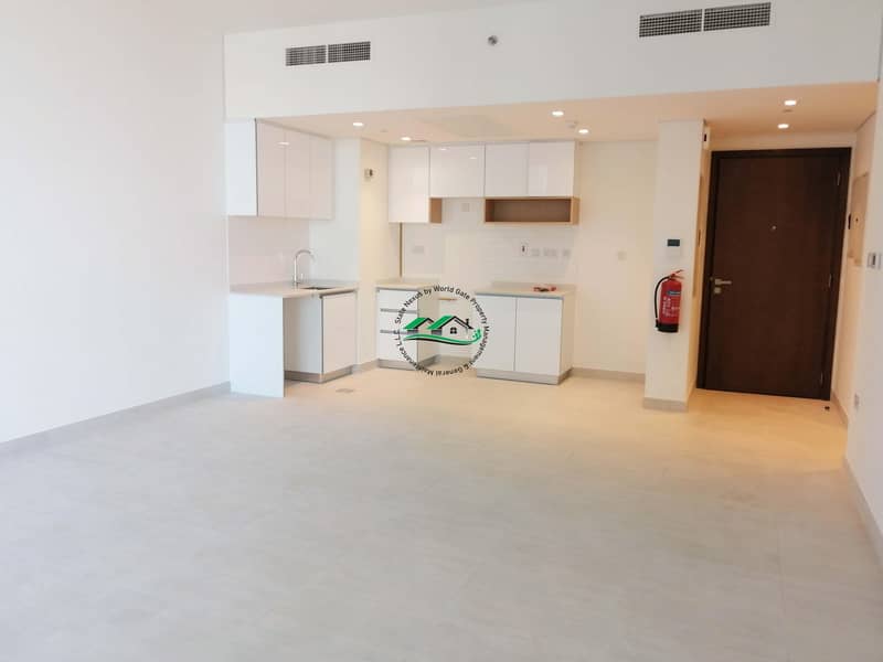 16 Hot Deal!!!Luxurious 1 BR Apt+ Pool and Gym + Balcony W/No Commission