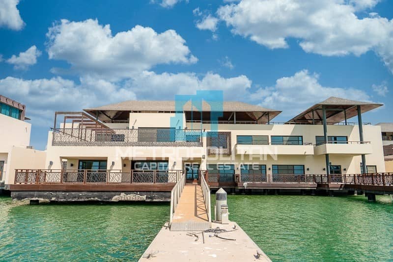 Premium Waterfront Villa| Spacious Lavish Layout