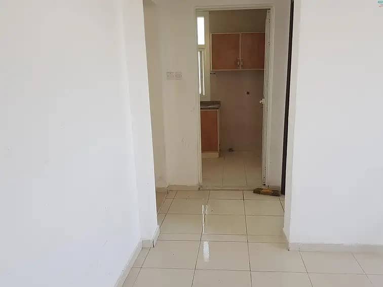Apartment one room and a hall in Al Rawda 2 on 16 thousand