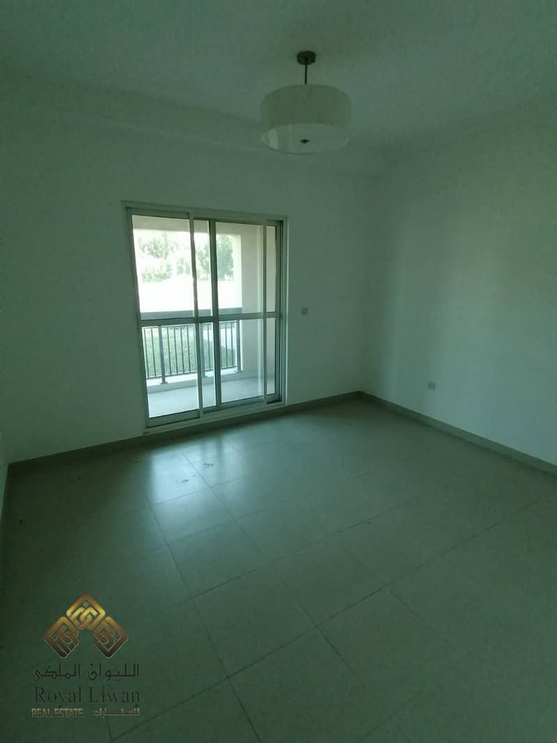 Stunning Vacant 1BR /Ground Floor Unit Rent 40