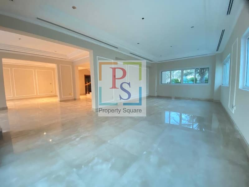 17 Luxurious 4 BD Villa with Pool in Prestigious Location