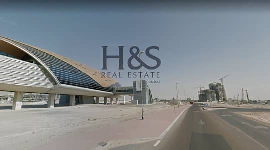 4 150 AED/sqf | New Listing | Freehold | G+12