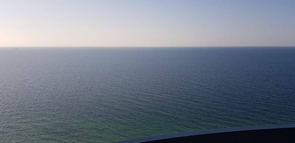 Apartment on the Corniche with open sea views