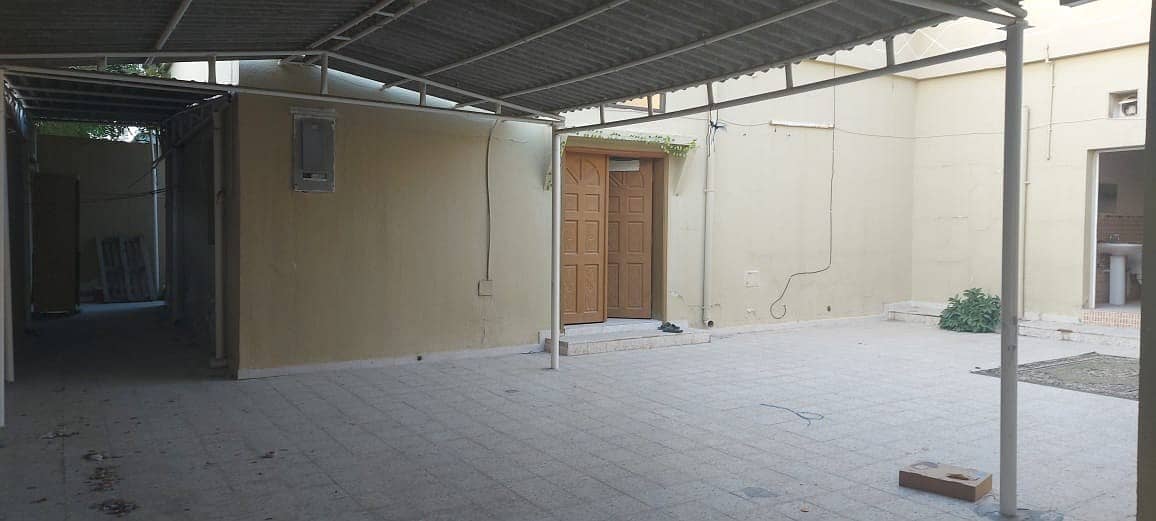 3 bedroom hall villa for rent in Al Sabkha