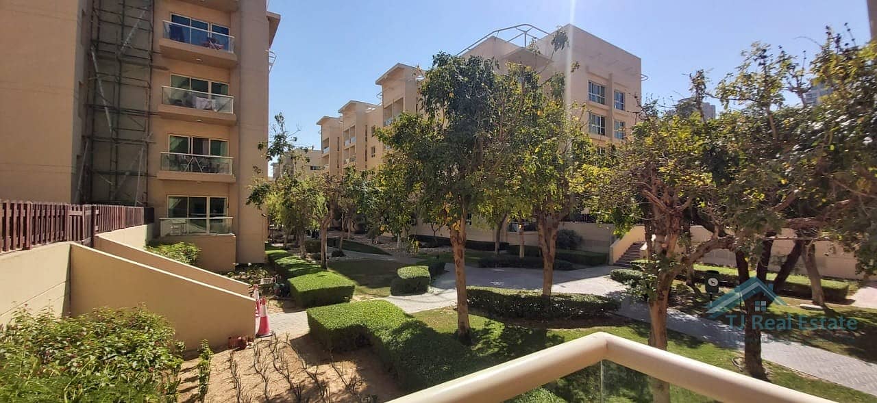 CORNER AND RARE 06 UNIT W/T FULL GARDEN VIEW ! CORNER AND RARE 06 UNIT W/T FULL GARDEN VIEW !
